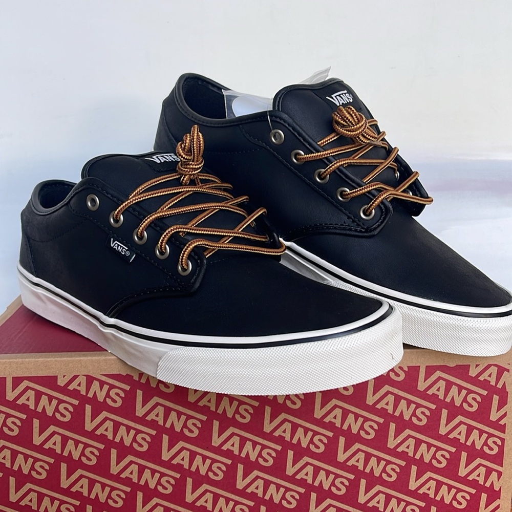 Vans Men’s Atwood (Leather)BIck/Mrshmllow
VN0A327L68X
Sneakers - Picture 10 of 16